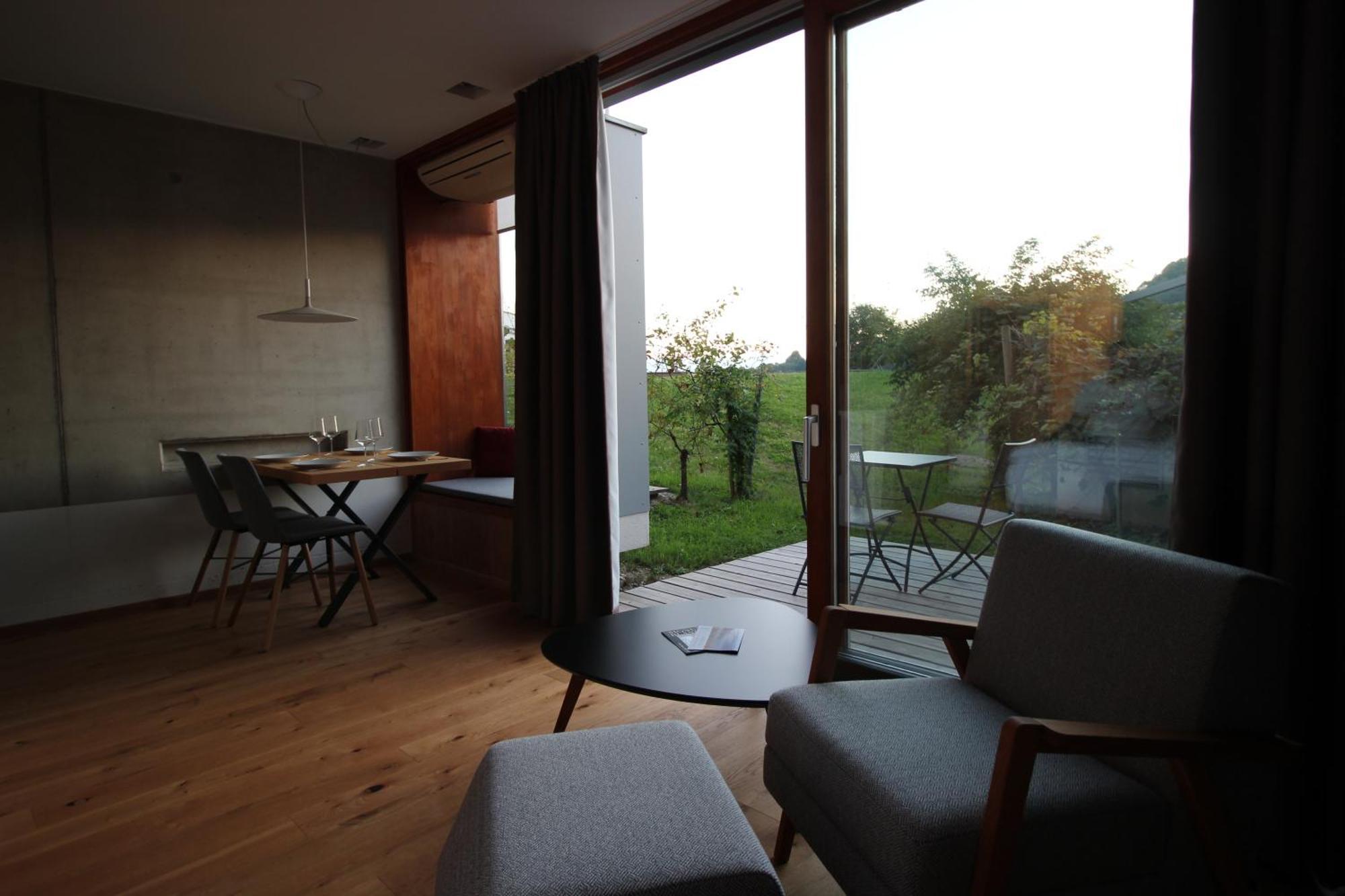 Hideaway An Der Weinstrasse - Pool & Sauna - Apartments Anderlage Spielfeld Rom bilde