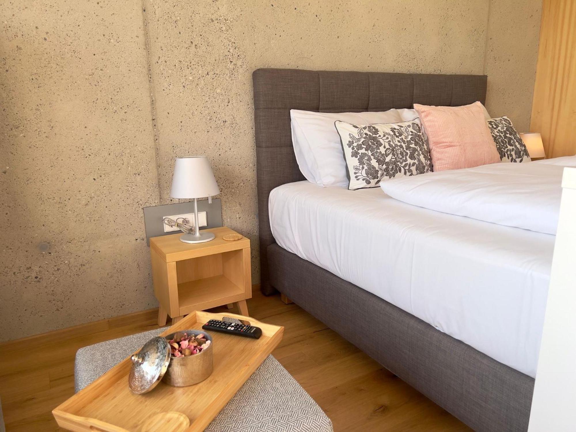 Hideaway An Der Weinstrasse - Pool & Sauna - Apartments Anderlage Spielfeld Rom bilde